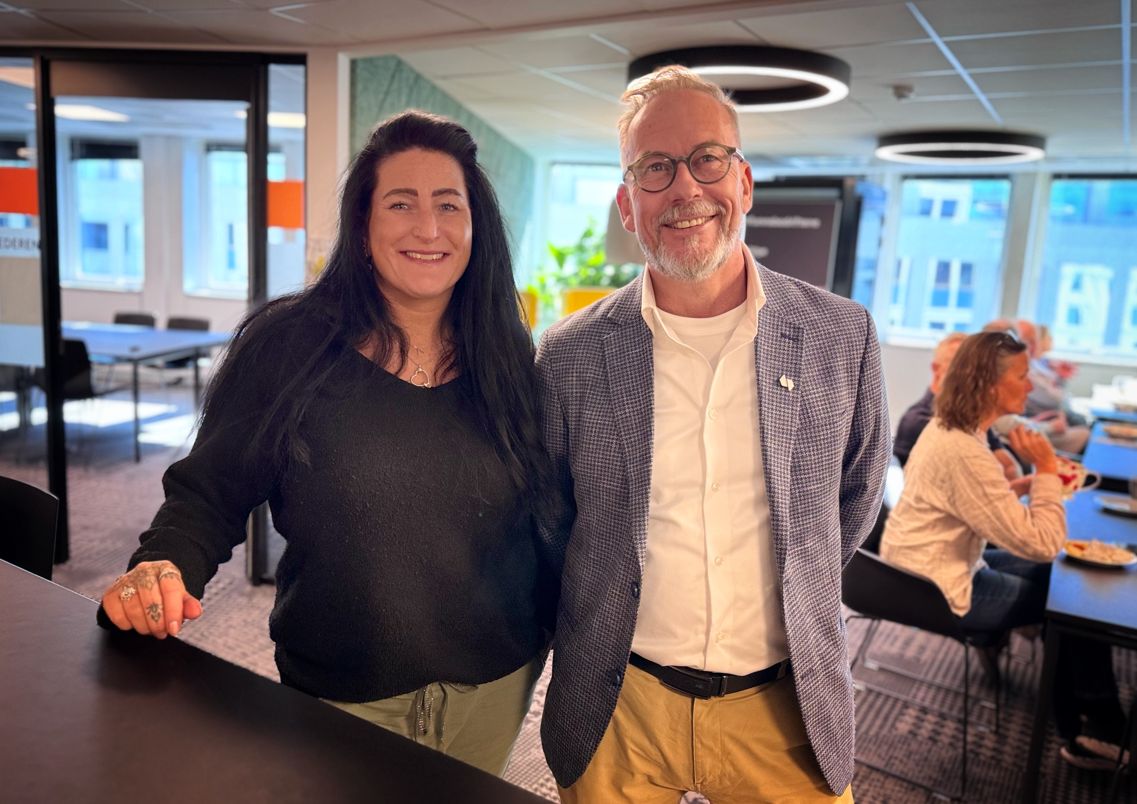 Fra venstre: styreleder Helle Rødahl, generalsekretær Rune Kvarme Foto: Arbeids- og inkluderingsdepartementet.